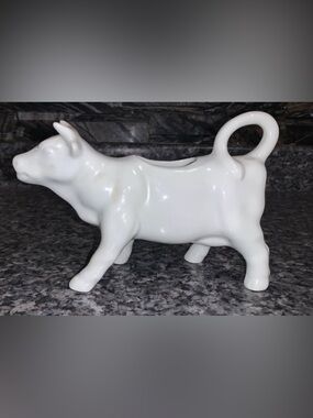 Vintage Japan cow creamer